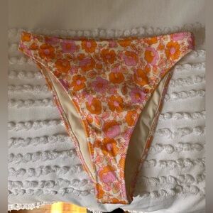 Triangl bikini floral bottom size XL